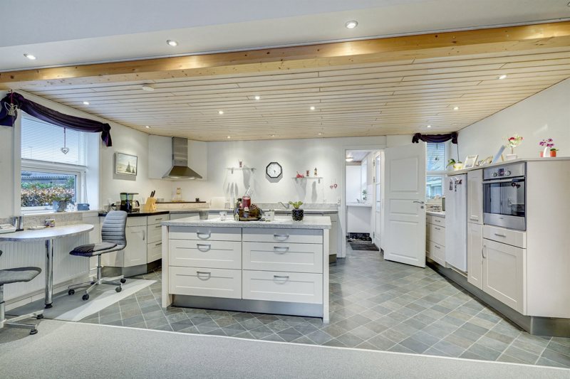 Property image number 8
