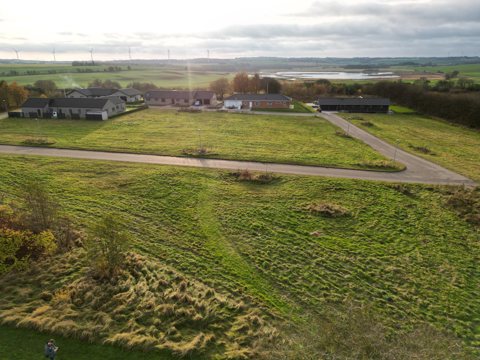 ØSTER TØRSLEV - NYERE UDSTYKNING - "SANDHØJEN" - SMUKT BELIGGENDE