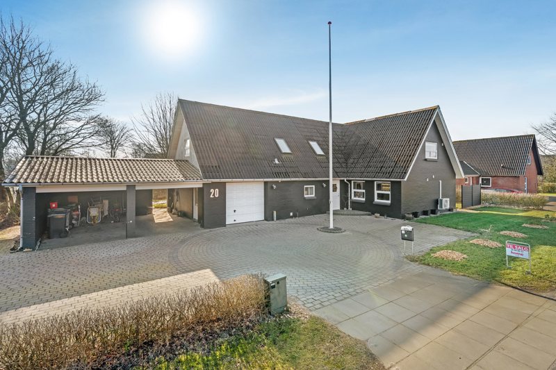 Property image number 1