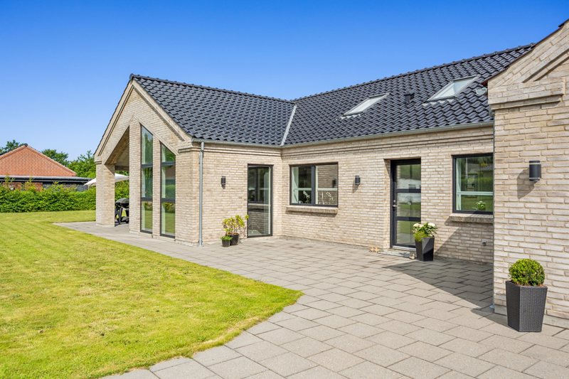 Property image number 2
