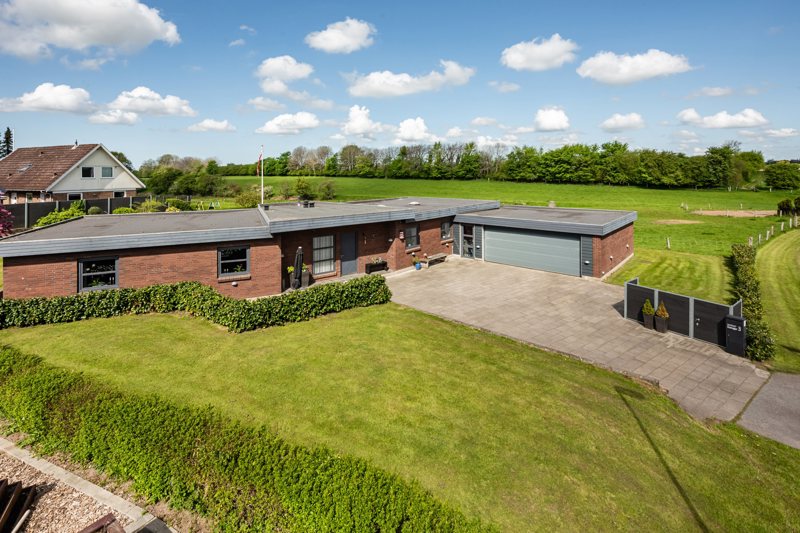 Property image number 2