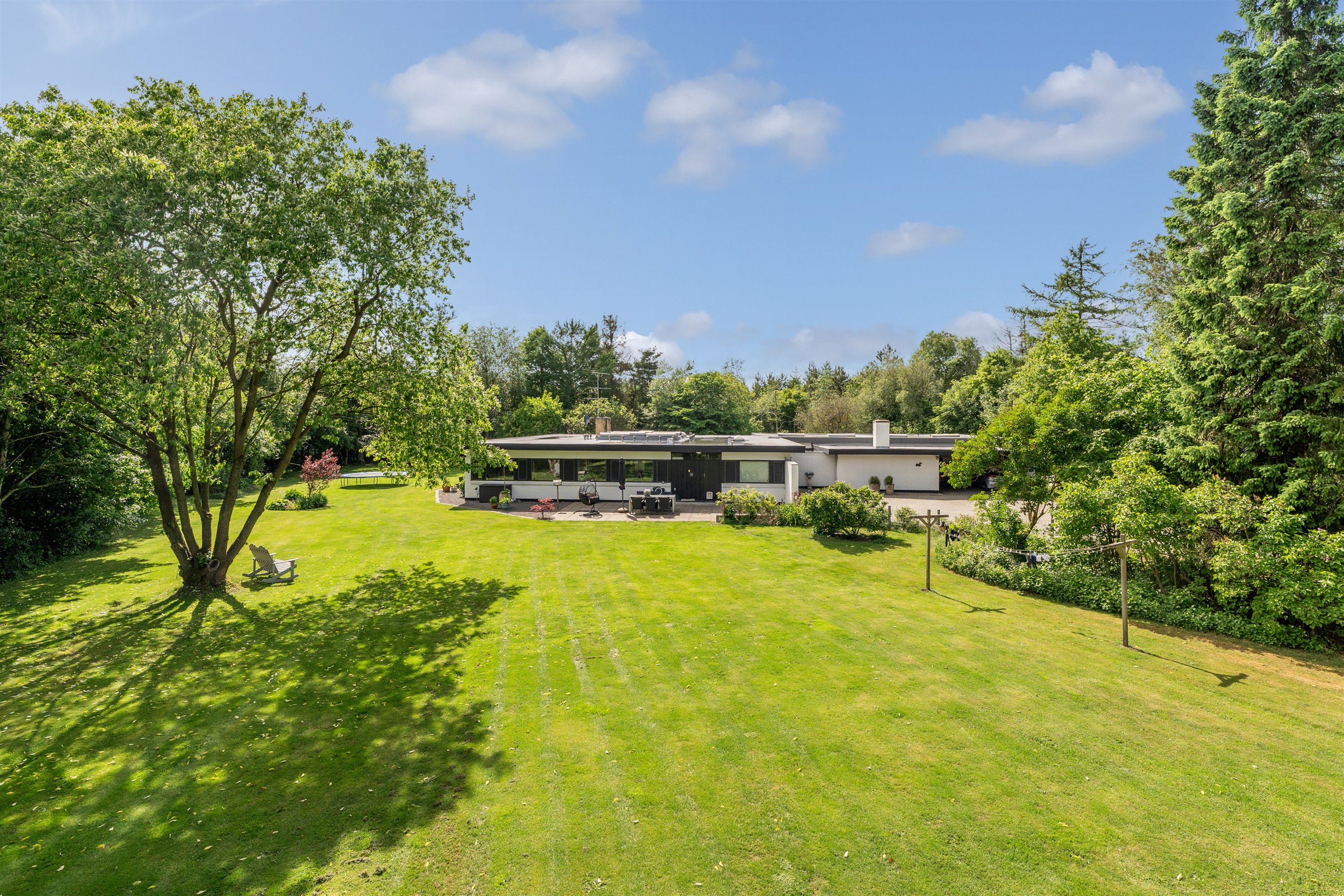 Kuća, 471 m², zemljište 11935 m²