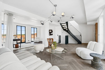 Fantastisk penthouse med skøn udsigt og direkte udgang til privat tagterrasse