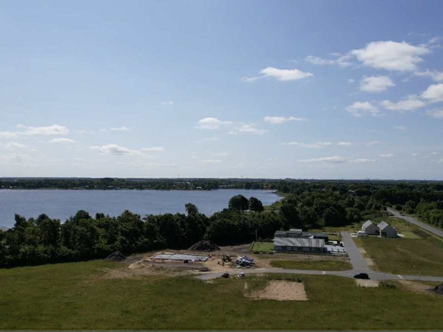 Land, 1114 m²