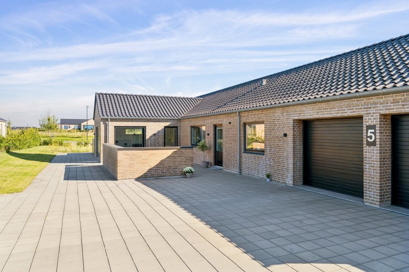 Property image number 2