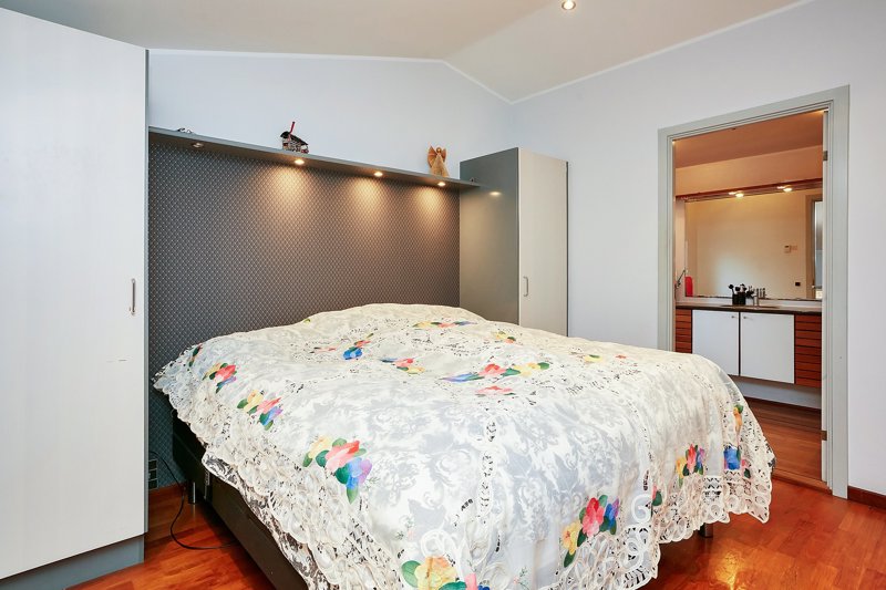 toggle-gallery-image
