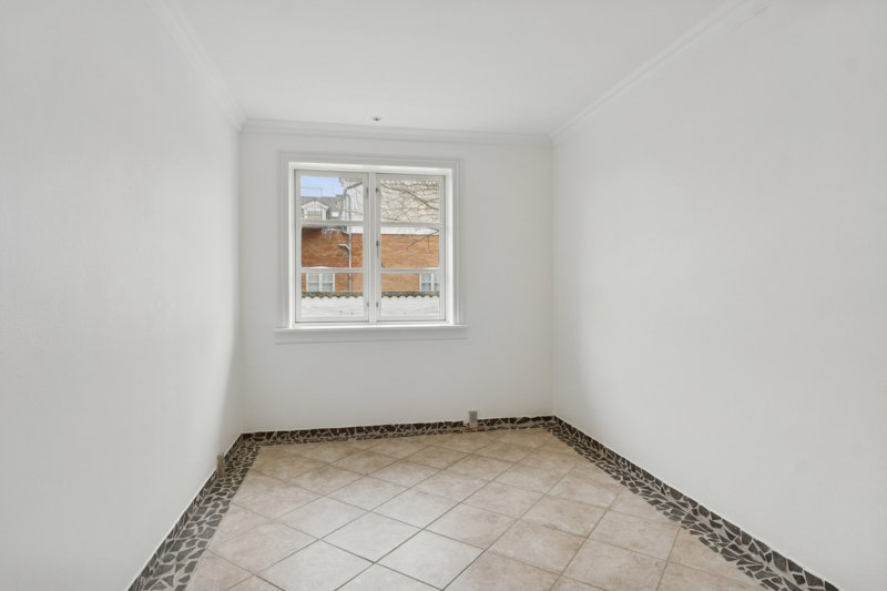 toggle-gallery-image