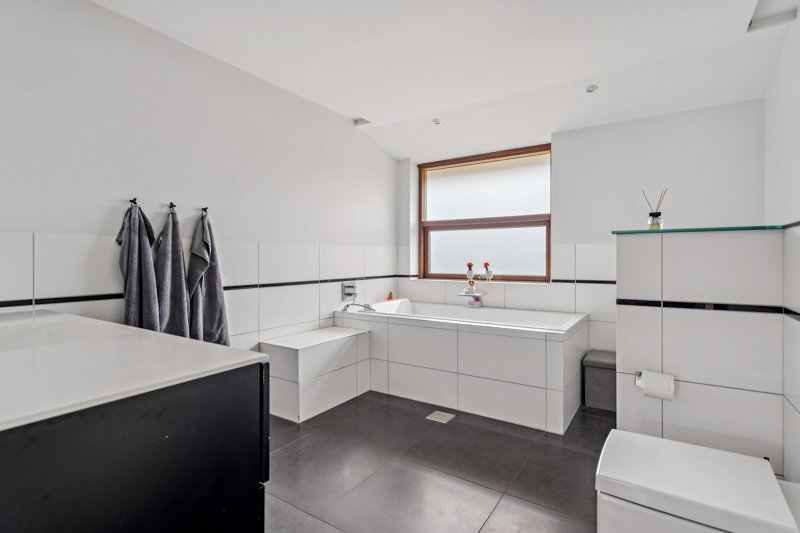 Property image number 9
