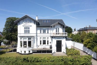 Villa Solhaug – udsigt, elegance og god plads i absolut topklasse