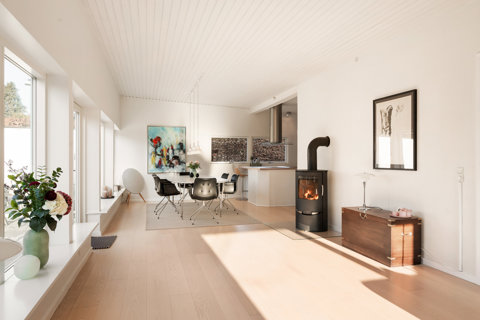 192 m² stor, indflytningsklar villa med meget lave varmeomkostninger, og en helt stille beliggenhed midt i Paradiskvarteret.