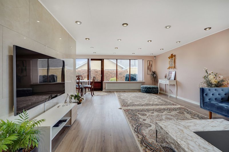 Property image number 8