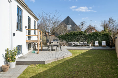 Gennemrenoveret muremestervilla med sjæl og moderne komfort