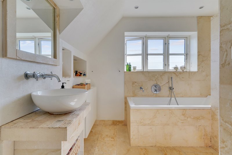 Property image number 3