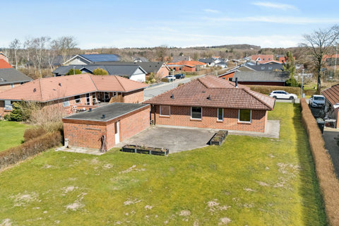 Klassisk 1-plans villa på 129 m2. Med en fantastisk placering!