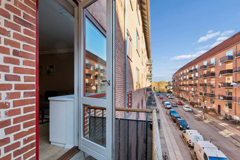 Dejlig 2V’er med altan centralt i Valby