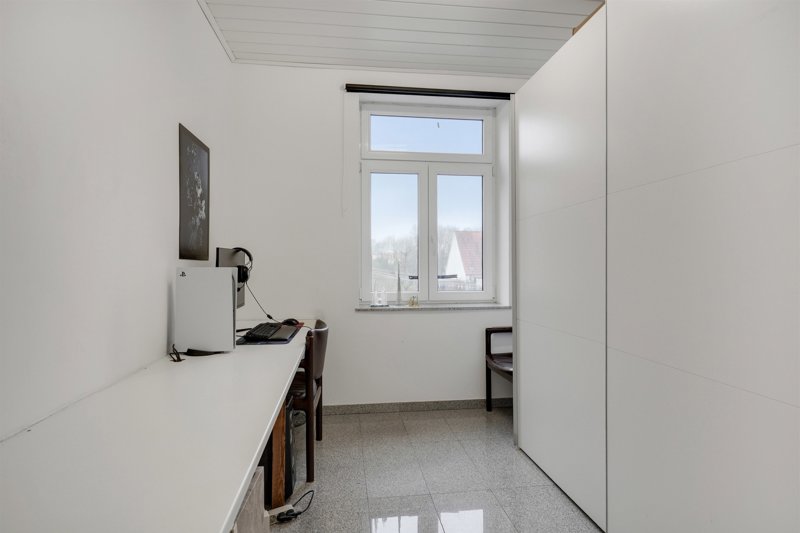 toggle-gallery-image
