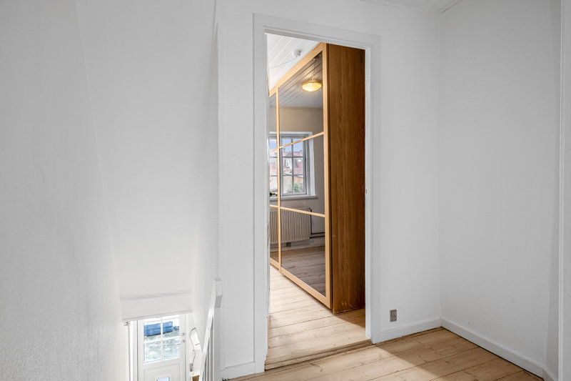 toggle-gallery-image