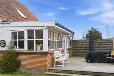 ndbydende 1½-plans villa centralt i Vallensbæk Strand