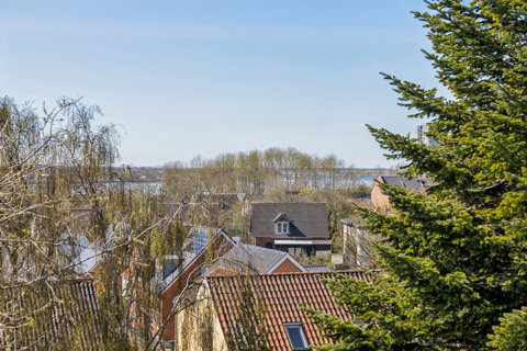 Velholdt og indflytningsklar udsigtsvilla