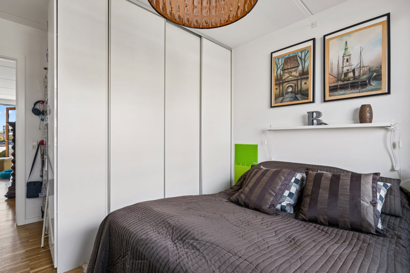 toggle-gallery-image