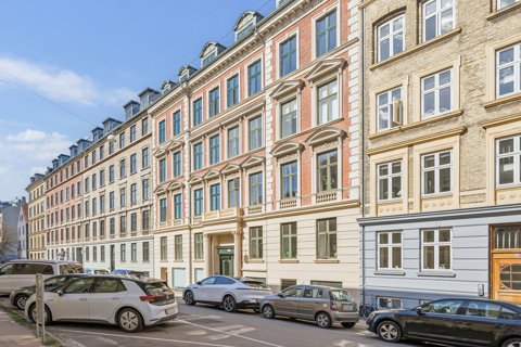 Lys & indflytningsklar - øverst oppe med 13 m2 tagterrasse
