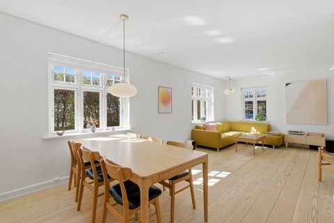 Charmerende og renoveret murermestervilla i idylliske Brøndbyøster landsby