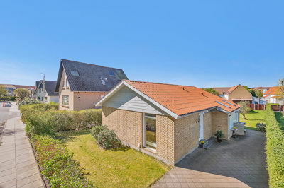 Kirkevej 11, Alderslyst