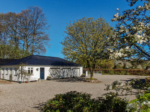 Elegant patriciervilla med unik beliggenhed og panoramaudsigt over Lillebælt