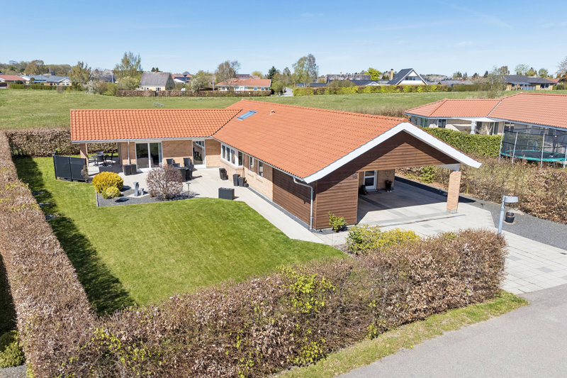 Property image number 2