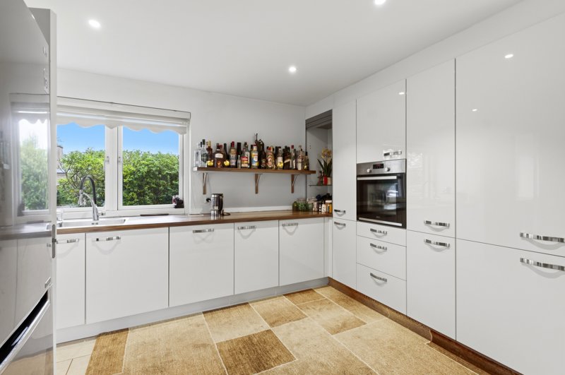 Property image number 8