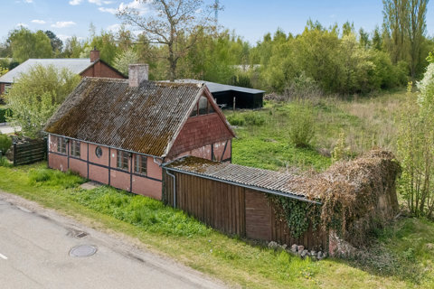 Lækker grund på 3.130m2 i fredelige omgivelser.