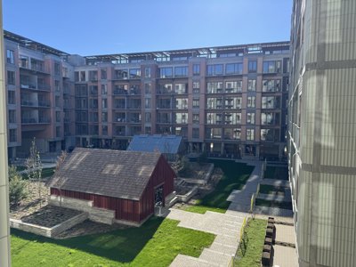 Nyopført projektlejlighed med vestvendt altan direkte til kanal og udsigt til vand