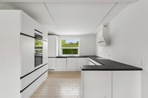 Etplans villa i 'Høje Åbyhøj' med 160 m2 bolig + 40 m2 højloftet underetage!