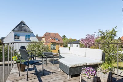 Stor familievilla med 220 etagemeter tæt på Amager Strand