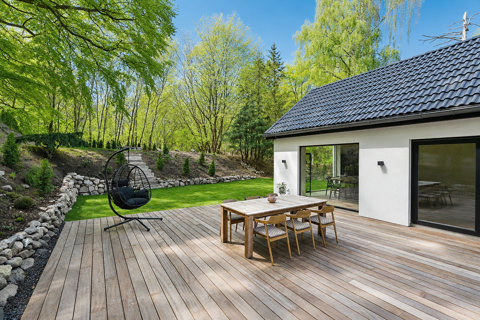 Gennemgribende renoveret smuk muremestervilla - med "chill out" stemning !