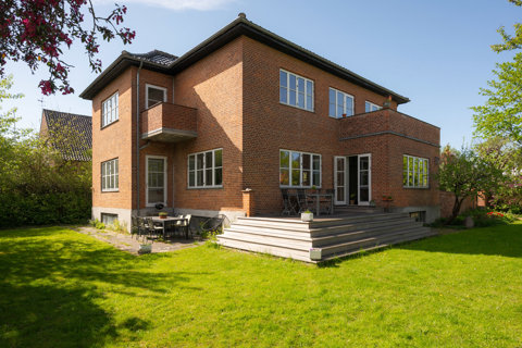 Herskabelig villa med sjæl, volumen og en af Østerbros mest attraktive beliggenheder