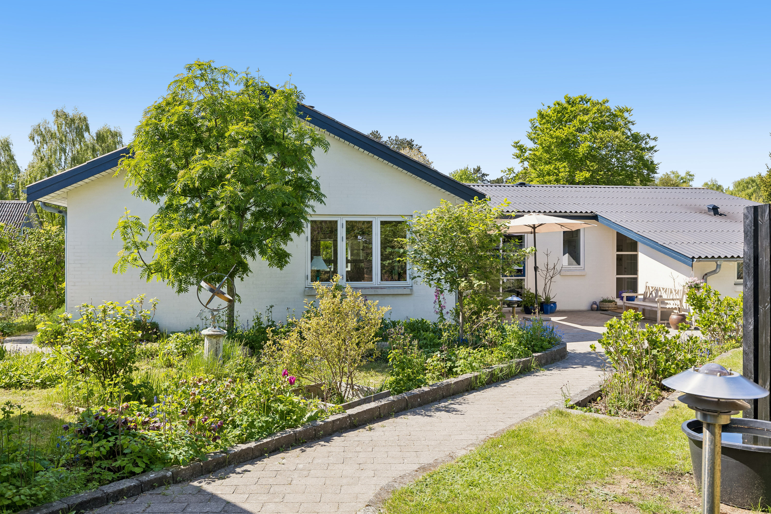 Shtëpi, 184 m², tokë 2044 m²