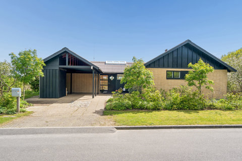 Udsigtsvilla nær Hjørring Bjerge - 140 m2 bolig+ 54 m2 rigtig fin underetage