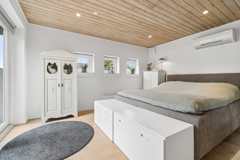 toggle-gallery-image