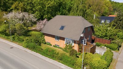 Indbydende villa med fantastisk atmosfære og gennemtænkte løsninger