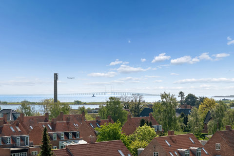 Øverst oppe: Flot 3V’er med kig til Øresund