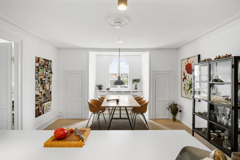 Elegant og velholdt liebhaverlejlighed på Frederiksberg C