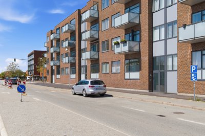 Moderne 4-værelses andelsbolig med altan
