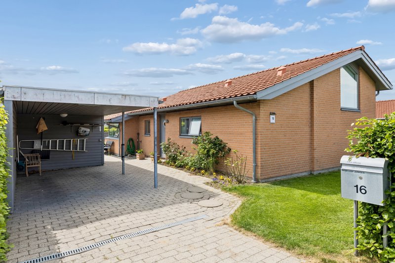 Property image number 2