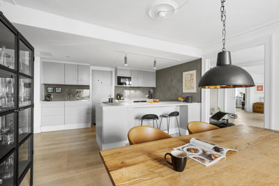 Elegant og velholdt liebhaverlejlighed på Frederiksberg C