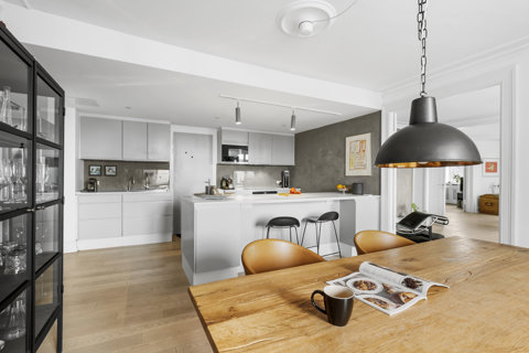 Elegant og velholdt liebhaverlejlighed på Frederiksberg C