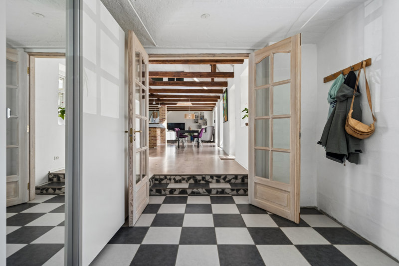toggle-gallery-image