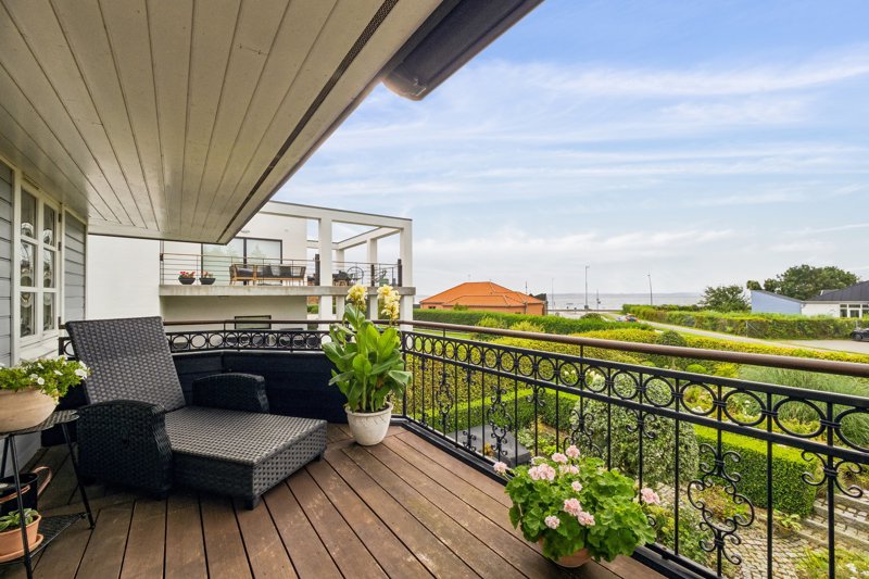 Property image number 2