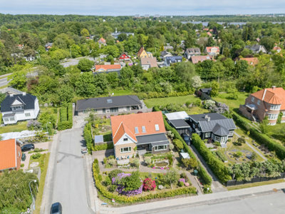 Flot og rummelig familievilla med masser plads og i en rigtig god stand!
