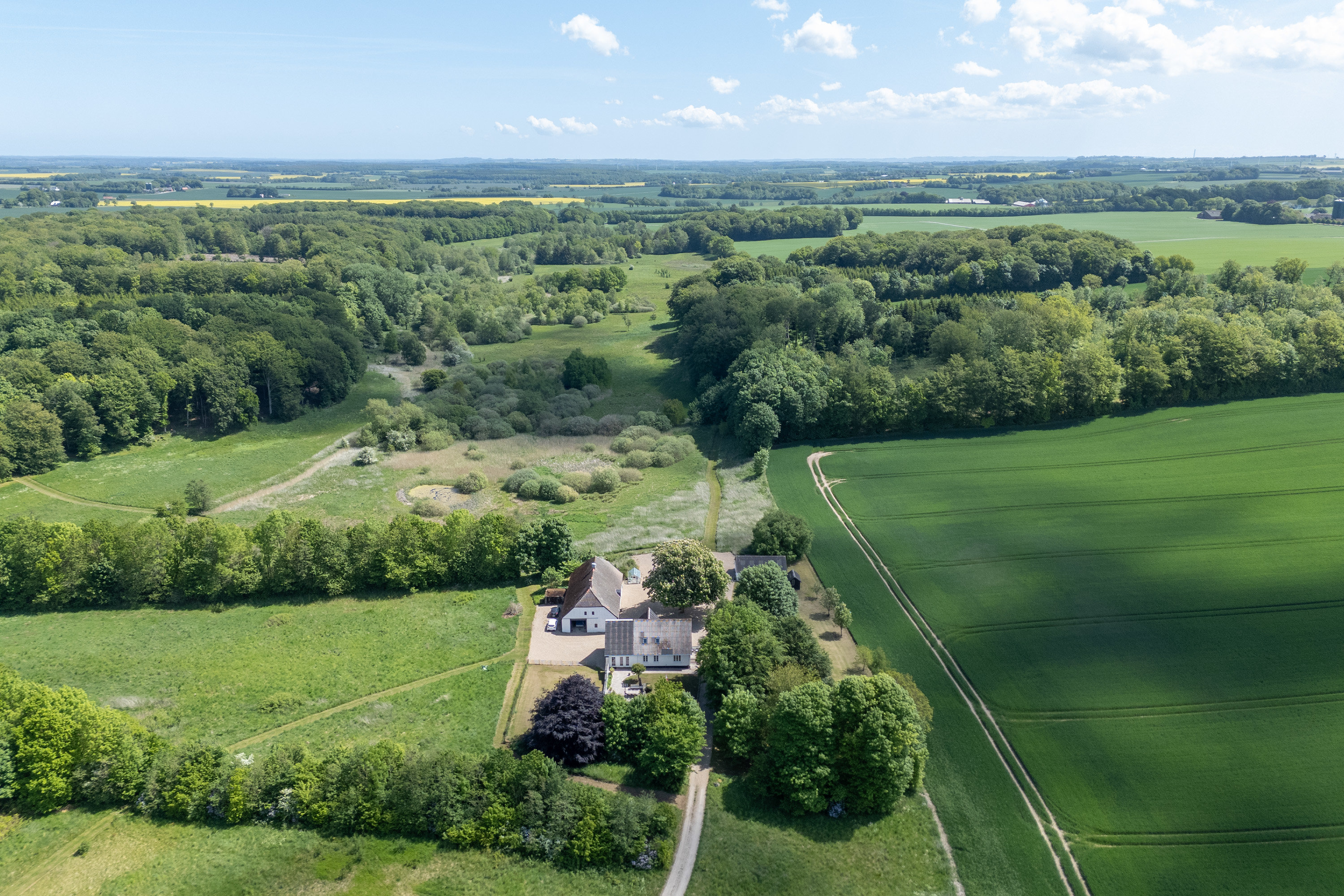 Landejendom på Astrup Skovvej 10 8370 Hadsten.